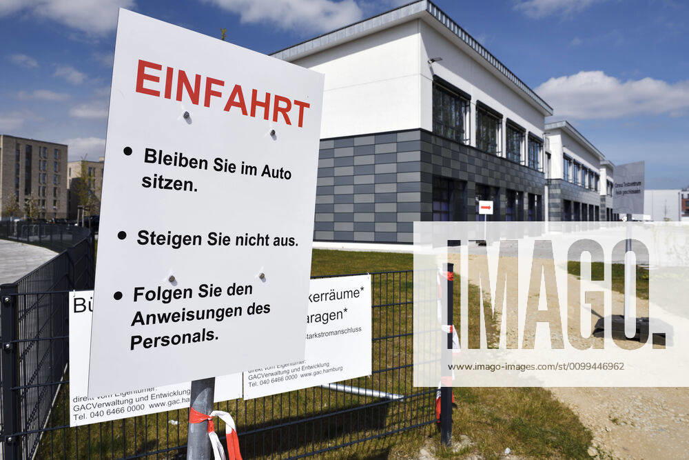 Entrance to the Corona Test Center Bergedorf in Hamburg, Germany, Europe ** NUR FUER REDAKTIONELLE ZWECKE ** **