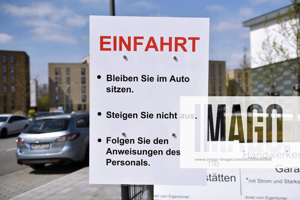 Entrance to the Corona Test Center Bergedorf in Hamburg, Germany, Europe ** NUR FUER REDAKTIONELLE ZWECKE ** **