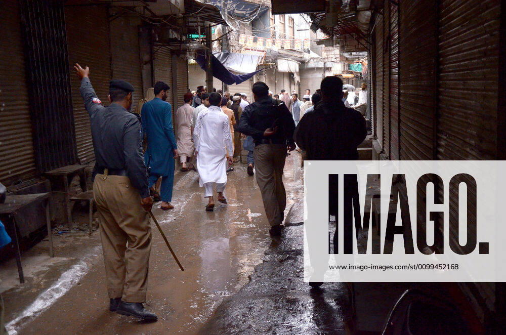Pakistan: Police arrest people during lockdown Police arrest people during lockdown against government measures to stop the spread of corona virus. Peshawar khyber pakhtunkhwa Pakistan