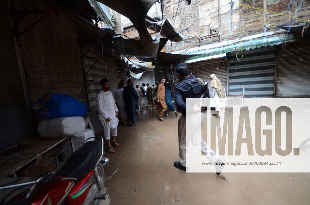 Pakistan: Police arrest people during lockdown Police arrest people during lockdown against government measures to stop the spread of corona virus. Peshawar khyber pakhtunkhwa Pakistan