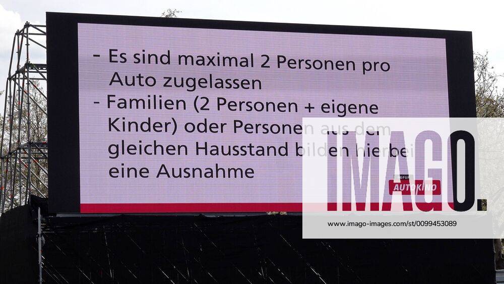 CORONA: Großveranstaltung geht nicht...? Autokino auf der Theresienwiese (Festplatz) in Heilbronn geht mit Hygieneregeln - 1. Autokino auf Festplatz durch Minister Strobel mit eröffnet Das 1. Autokino auf einem Festplatz wurde innerhalb kürzester Zeit in Heilbronn auf dem Festplatz (Therersienwiese) eröffnet. Innenminister Thomas Strobel dessen Heimatstadt Heilbronn ist, eröffnet zusammen mit dem Oberbürgermeister Harry Merkel das 1. Heilbronner Autokino. Da die Theresienwiese (Festplatz) in Heilbronn nun für längere Zeit für Großveranstaltungen gesperrt ist, hat man nun die Möglichkeit ein Autokino anzubieten, ganz unter der Einhaltung der Corona Verhaltens- und Abstandsregeln. Innerhalb einer Woche hat der Veranstalter zusammen mit der Stadt und mit Unterstützung des Innenministers was eine UKW Frequenz für Radio angeht, dieses Autokino