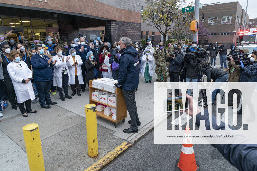 Mayor thanks medical staff at Elmhurst Hospital New York City Mayor Bill de Blasio delivers coffee and donuts by Dunkin for medical staff at 7pm to thank for their work during COVID-19 pandemic at Elmhurst Hospital New York New York United States