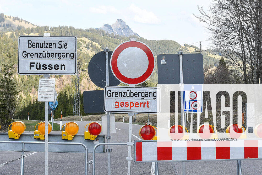 GER, Coronavirus, Closed border crossing Schattwald between Germany and Austria 17 04 2020, State border at the B308, Oberjoch Bad Hindelang , GER, Coronavirus, Closed border crossing Schattwald between Germany and Austria, since 20 03 2020 the border crossing at the state border to Austria is only possible at certain border crossing points in the nph00200