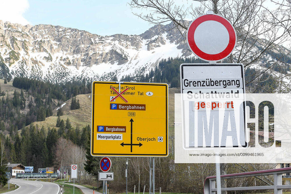 GER, Coronavirus, Closed border crossing point Schattwald between Germany and Austria 17 04 2020, border to Austria, Oberjoch Bad Hindelang , GER, Coronavirus, Closed border crossing point Schattwald between Germany and Austria, since 20 03 2020 crossing the border to Austria is only possible at certain border crossing points in the picture nph00200