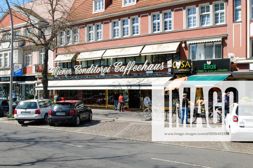 Berlin,Germany,GER,the city at the time of the Corona pandemic Wiener Konditorei coffee house at Roseneck Hohenzollerndamm in the district of Wilmersdorf district Schmargendorf