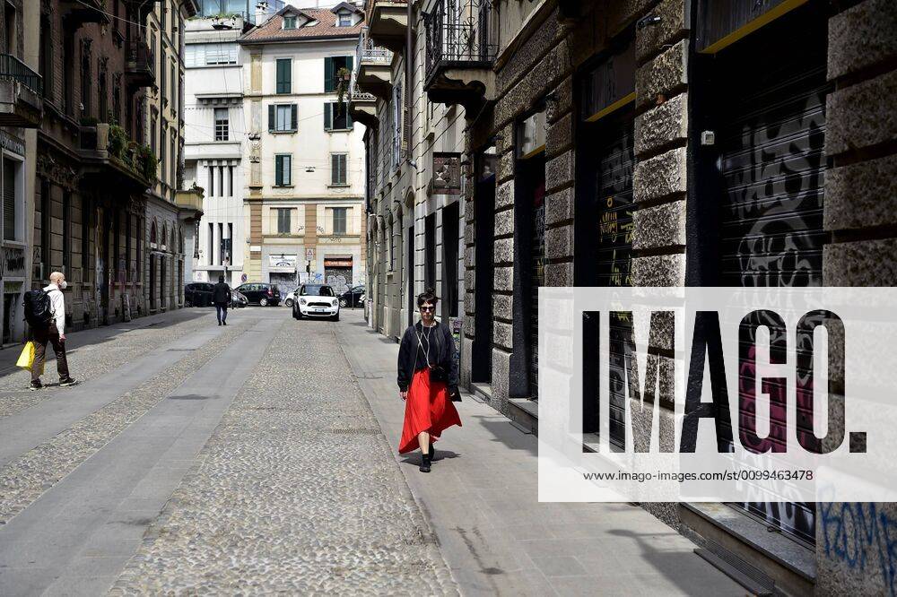 Milan, People on the Naviglio Grande, Darsena and Piazza 24 Maggio while they are preparing phase 2 of the coronavirus quarantine, in the photo Via Corsico (Duilio Piaggesi Fotogramma, Milan - 2020-04-18) p.s. la foto e utilizzabile nel rispetto del contesto in cui e stata scattata, e senza intento diffamatorio del decoro delle persone rappresentate