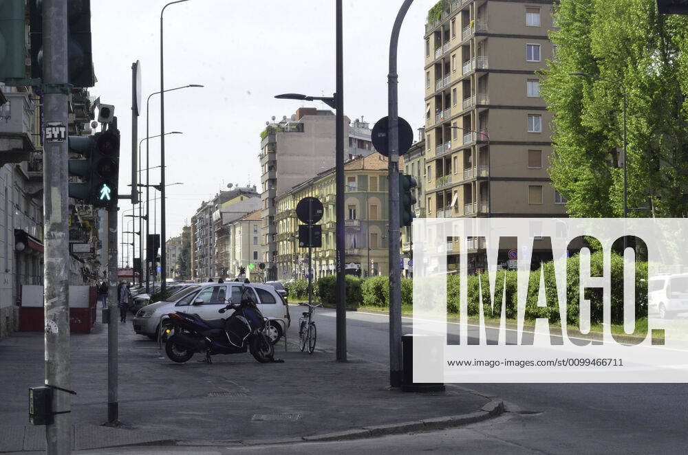 Milao, Lombardia - Italia: (INT) Covid-19: Phase 2 to be divided in 3 ways.April 18,2020, Milan,Italy:In 2 months ,there has been 5 times more dead people in Milan, more than in World War II. And in Lombardy, the number of cases has increased (+205 since yesterday). The second phase is right, and the country will reopen soon...Credit: Thenews2 Milao - ZUMAn293 20200418_znp_n293_001