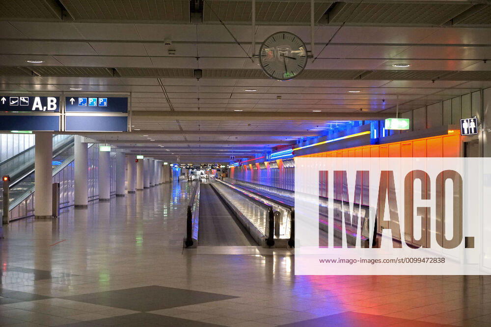The Bavarian capital Munich in times of corona crisis Munich Airport on a Saturday afternoon, instead of thousands of passengers and vacationers the airport is now deserted 19 04 2020, Bavarian capital Munich in times of corona 19 04 2020, Bavarian capital Munich in times of corona