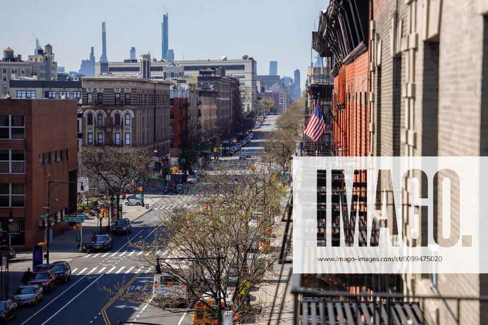Avenue is seen empty on Manhattan Island in New York in the United States this Sunday, 19. The city is the epicenter of the new Coronavirus Pandemic New York United States - ZUMAv122 20200419_zap_v122_004