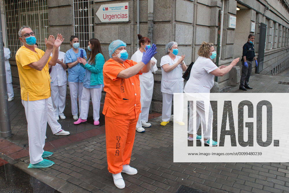 Several health workers appreciate the support during the tribute to the health workers at the Hospital de la Princesa during the Covid-19 pandemic on April 19, 2020 in Madrid, Spain Madrid SPAIN - ZUMAa181 20200419_zaa_a181_099