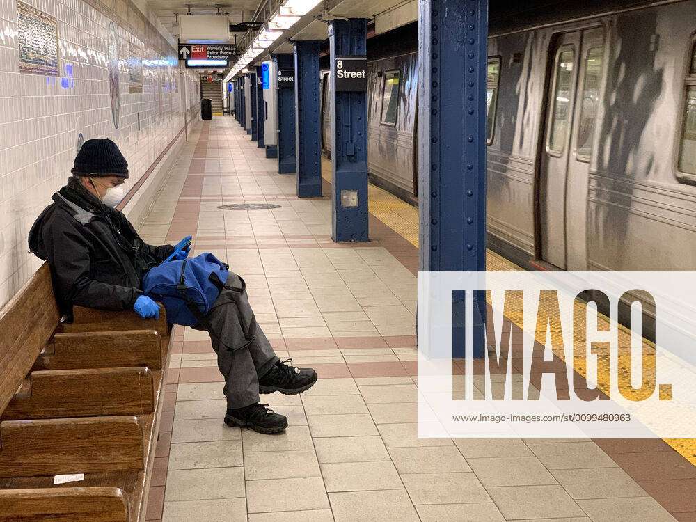 Subway in New York during the CORONA VIRUS COVID-19 PANDEMIC. .April 19, 2020 New York USA - ZUMAm57_ 20200419_zaf_m57_001