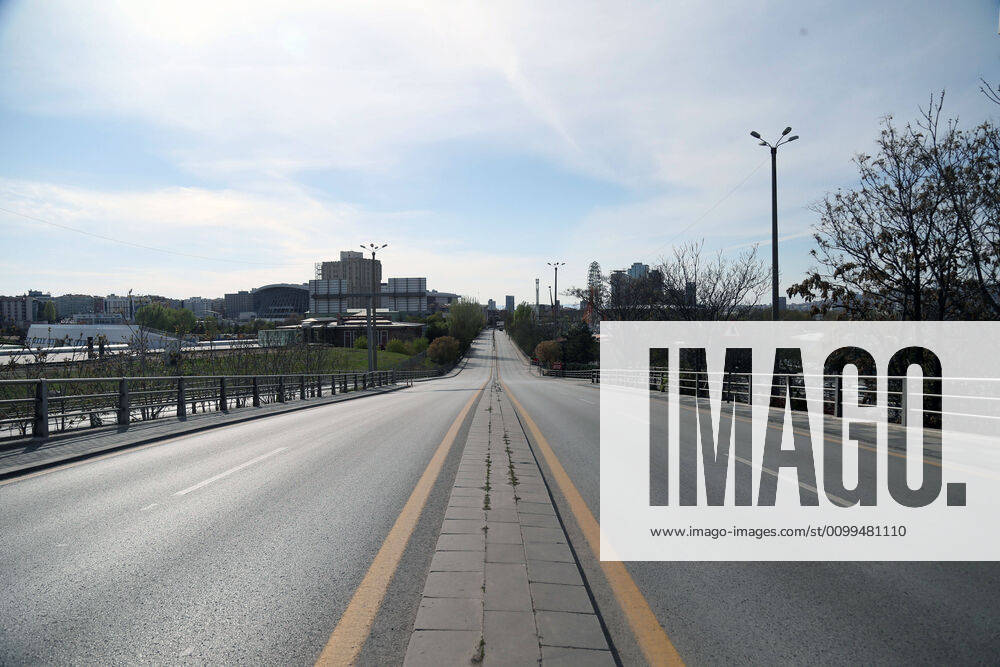 (200419) -- ANKARA, April 19, 2020 (Xinhua) -- Photo taken on April 19, 2020 shows an empty road during a curfew in Ankara, Turkey. Turkish Health Minister Fahrettin Koca on Sunday confirmed 3,977 new COVID-19 cases and 127 more deaths in Turkey. The total number of confirmed COVID-19 cases in Turkey increased to 86,306 while the death toll surged to 2,017, Koca tweeted. (Photo by Mustafa Kaya Xinhua) TURKEY-ANKARA-COVID-19-CURFEW