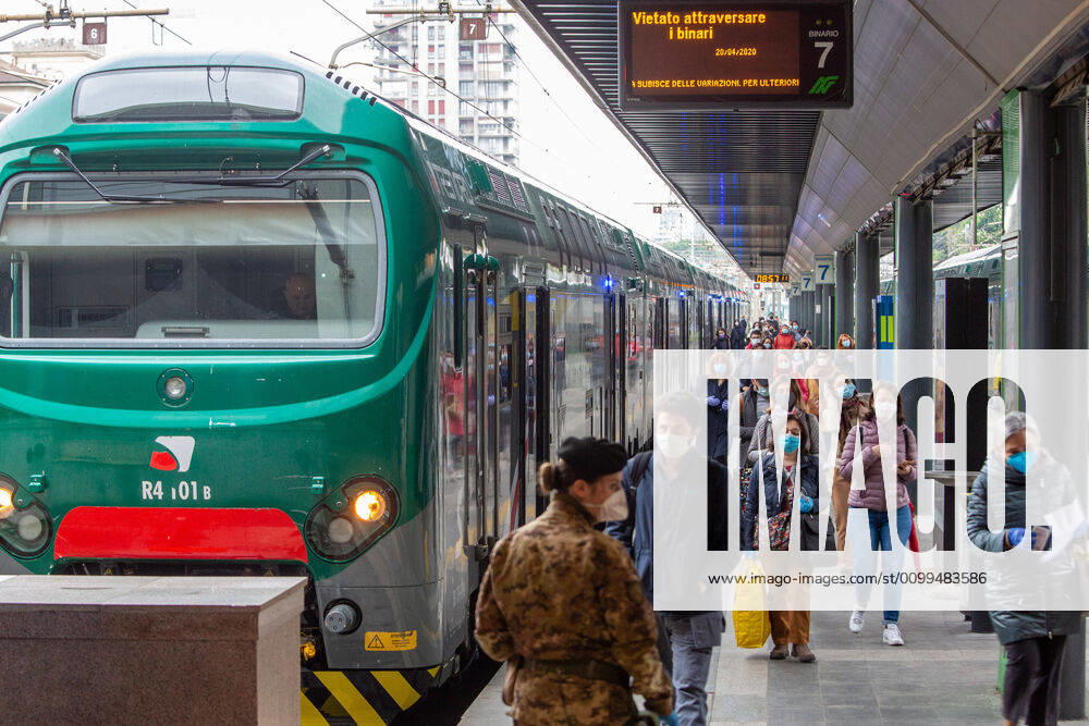 Milan, Coronavirus Covid 19 emergency, increase in commuters at Cadorna station as the start date of phase 2 approaches. Checks on certifications by law enforcement agencies (Massimo Alberico Fotogramma, Milan - 2020-04-20) p.s. la foto e utilizzabile nel rispetto del contesto in cui e stata scattata, e senza intento diffamatorio del decoro delle persone rappresentate