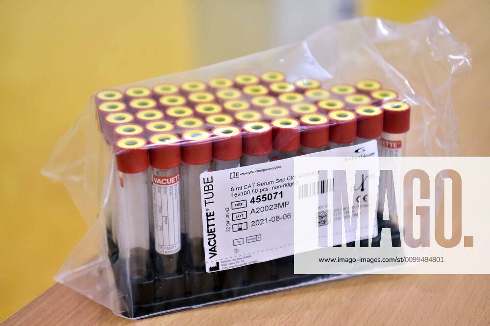 Cisliano (Milan), Cononavirus, Serological test in the Cisliano gym (Duilio Piaggesi Fotogramma, Cisliano (Milan) - 2020-04-20) p.s. la foto e utilizzabile nel rispetto del contesto in cui e stata scattata, e senza intento diffamatorio del decoro delle persone rappresentate