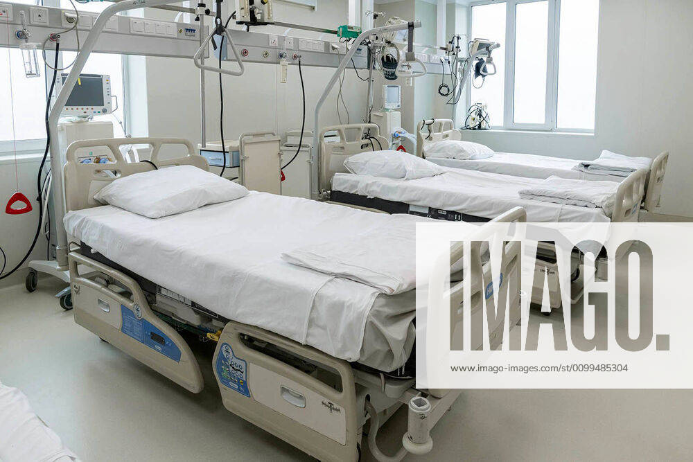 An intensive care room at an in-patient medical center for COVID-19 patients opened at city hospital No 24. The center resides in a repurposed building of the hospital; it is divided into clean and dirty areas, patient rooms are equipped with an oxygen supply system; showers and sanitary inspection posts have been installed in order to contain the spread of the novel coronavirus infection. Maxim Mishin Moscow Mayor and Moscow Government Press Office TASS TS0D6681