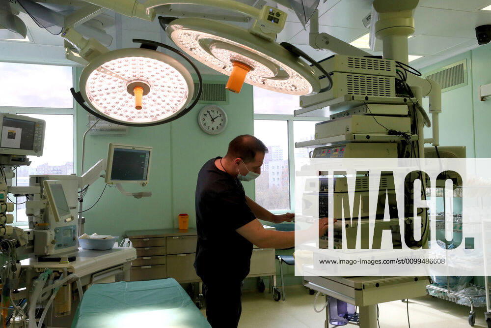 An OR at an infectious diseases center opened at a high-tech surgery unit of the National Medical Research Center for Children s Health of the Russian Healthcare Ministry. Having the bed capacity of 300, with 30 beds in an intensive care unit and 8 operating rooms, the center will admit patients with suspected COVID-19 coronavirus infection. Sergei Savostyanov TASS TS0D66E9