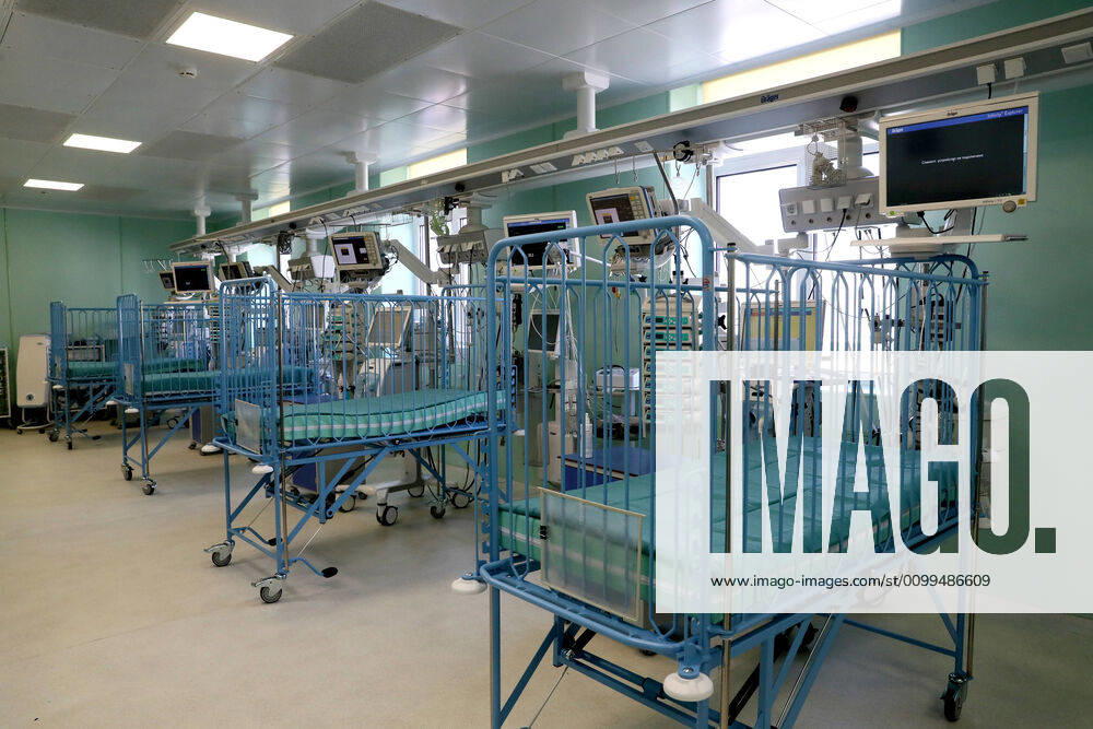 An intensive care unit at an infectious diseases center opened at a high-tech surgery unit of the National Medical Research Center for Children s Health of the Russian Healthcare Ministry. Having the bed capacity of 300, with 30 beds in an intensive care unit and 8 operating rooms, the center will admit patients with suspected COVID-19 coronavirus infection. Sergei Savostyanov TASS TS0D66EA