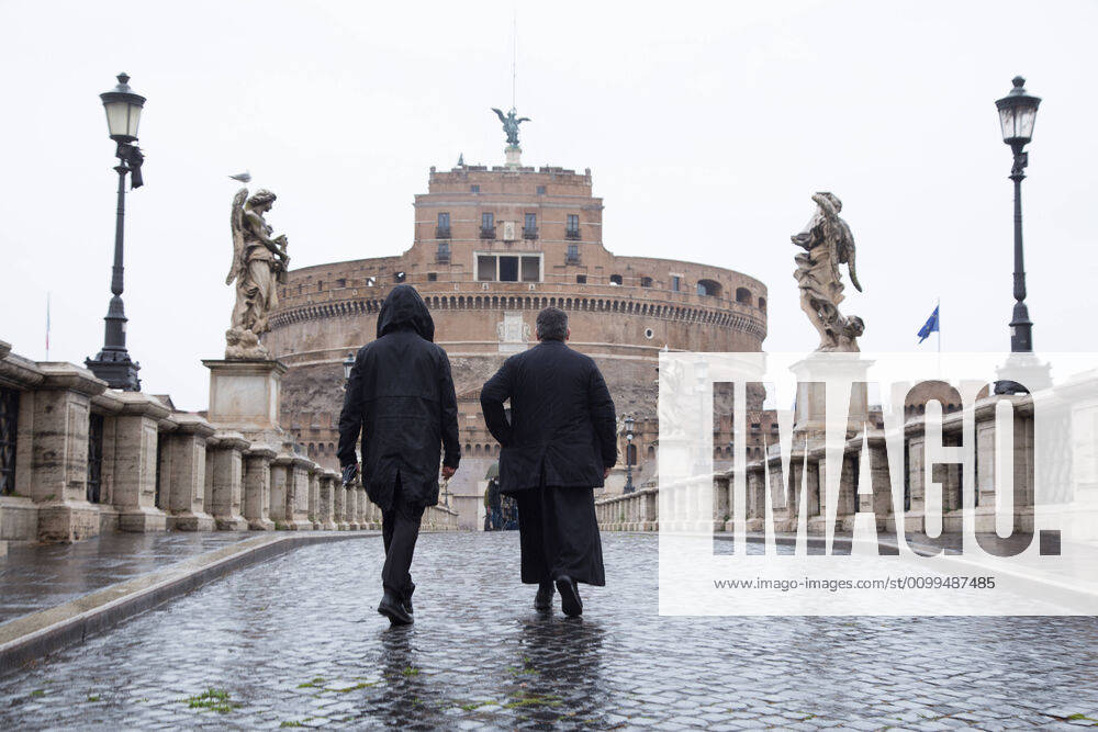 Italy: Rome in the rain during Covid-19 lockdown Views of Sant Angelo bridge with Castel Sant Angelo in the rain during the lockdown for the Covid-19 pandemic, today 20 April 2020 Roma Italy