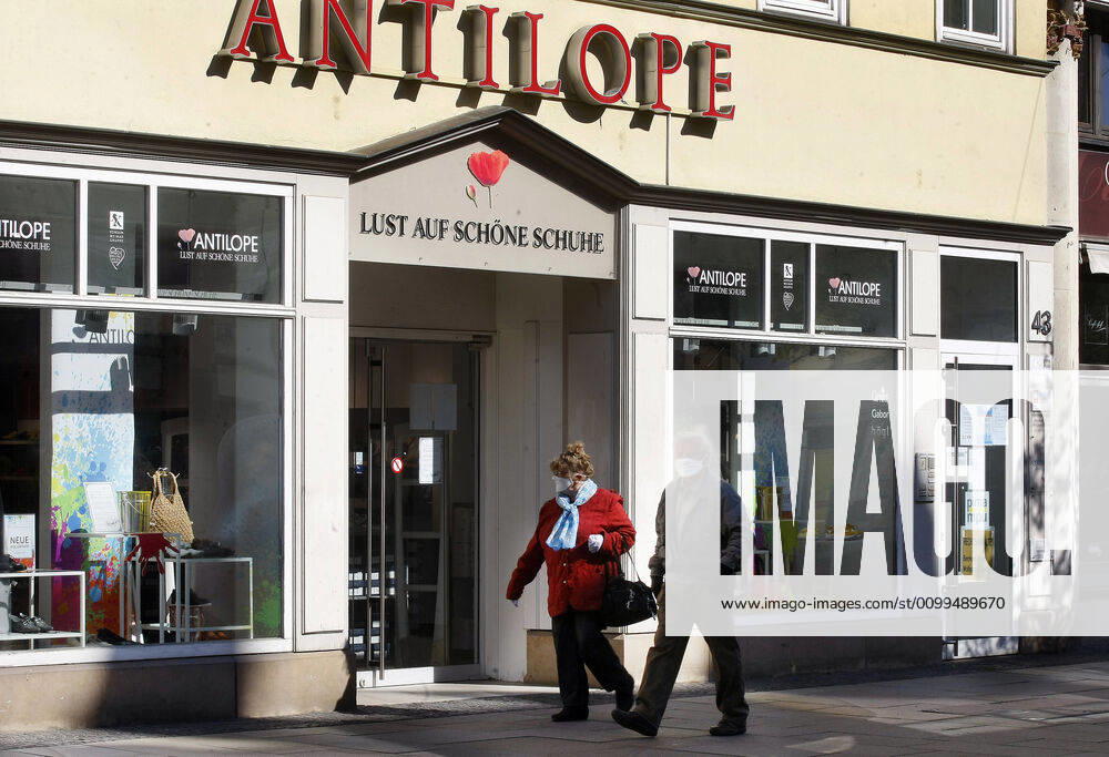 Due to the Corona crisis, shops in Erfurts city centre on the Anger are closed until 24 April, according to a decision by the Thuringian state government In some federal states, the regulation for retail shops has been relaxed since 20 April Restaurant businesses are excluded