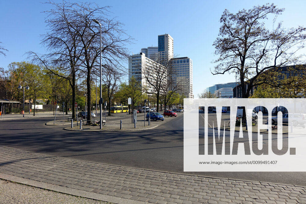 Berlin,Germany,GER,the city at the time of the corona pandemic Hardenbergplatz at Bahnhof Zoo