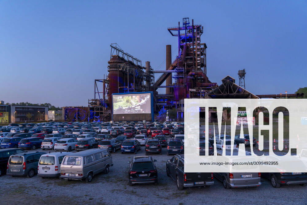 Drive-in cinema Dortmund, against the backdrop of the former blast furnace plant Phoenix West in Dortmund Hörde, temporary film screening, event in compliance with contact restrictions, effects of the corona crisis in Germany