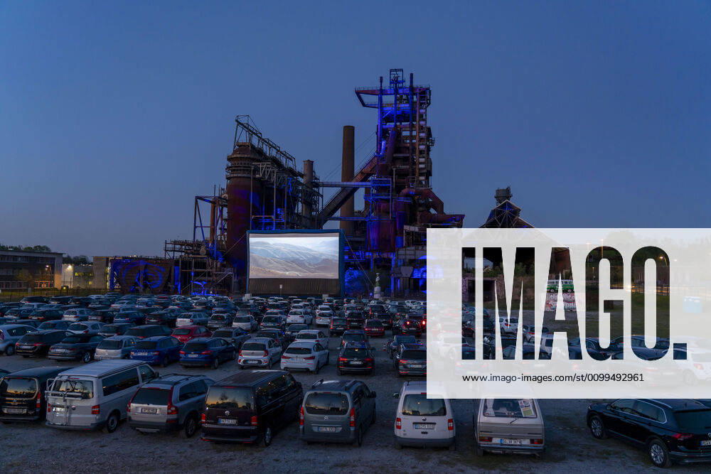 Drive-in cinema Dortmund, against the backdrop of the former blast furnace plant Phoenix West in Dortmund Hörde, temporary film screening, event in compliance with contact restrictions, effects of the corona crisis in Germany