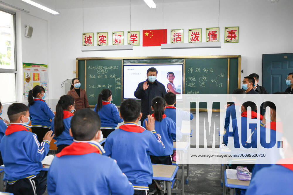 (200421) -- ANKANG, April 21, 2020 -- Chinese President Xi Jinping, also general secretary of the Communist Party of China Central Committee and chairman of the Central Military Commission, inspects poverty alleviation work in a primary school of Laoxian Township, Pingli County of the city of Ankang, northwest China s Shaanxi Province, April 21, 2020. ) CHINA-SHAANXI-XI JINPING-INSPECTION (CN) XiexHuanchi