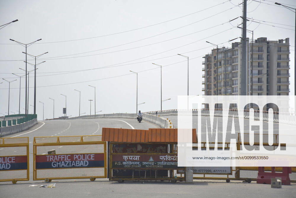 Police barricades blocking the way at the Delhi- Uttar Pradesh border at UP Gate on April 21, 2020 in Ghaziabad, India. Commuters were held up at Delhi-Ghaziabad border on Tuesday morning after the Ghaziabad district magistrate passed an order prohibiting movement to Delhi except for those involved in essential services or having a valid pass. (Photo by Sakib Ali Hindustan Times) Nationwide Lockdown In India To Curb Spread Of Coronavirus Covid-19 Pandemic