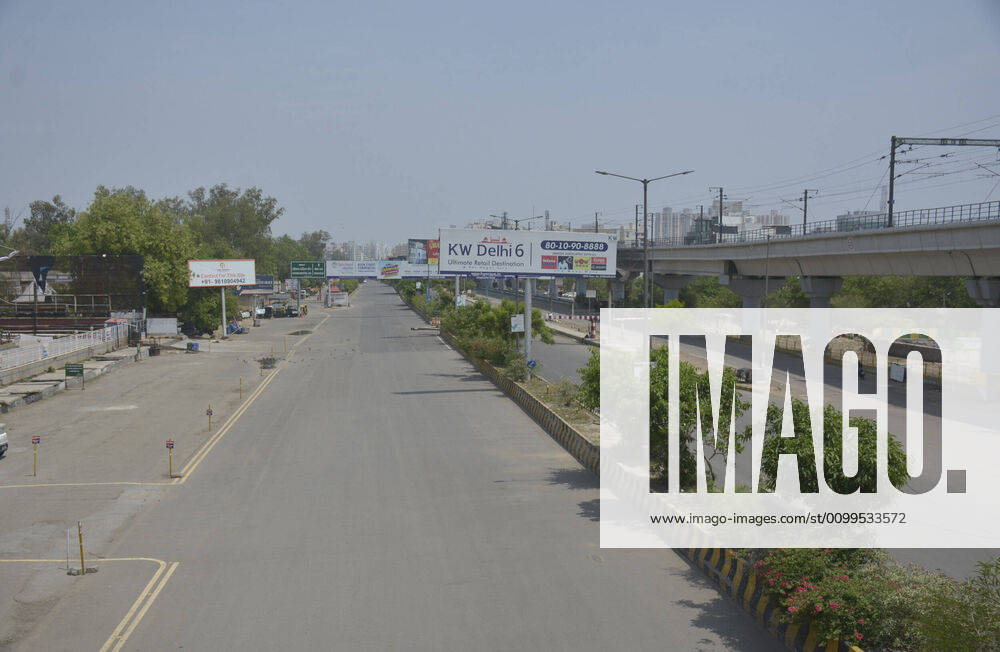 A deserted road after the sealing of the Delhi- Uttar Pradesh border at Kaushambi on April 21, 2020 in Ghaziabad, India. Commuters were held up at Delhi-Ghaziabad border on Tuesday morning after the Ghaziabad district magistrate passed an order prohibiting movement to Delhi except for those involved in essential services or having a valid pass. (Photo by Sakib Ali Hindustan Times) Nationwide Lockdown In India To Curb Spread Of Coronavirus Covid-19 Pandemic