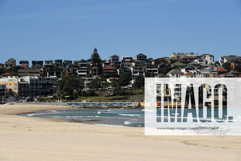 AUSTRALIA CORONAVIRUS BONDI BEACH, A closed Bondi Beach in Sydney, Wednesday, April 22, 2020. Sydney s iconic Bondi Beach will partially open to swimmers and surfers next week as more beaches in NSW begin easing COVID-19 restrictions.( NO ARCHIVING, , NO USE IN BOOKS WITHOUT CONSENT SYDNEY NSW AUSTRALIA
