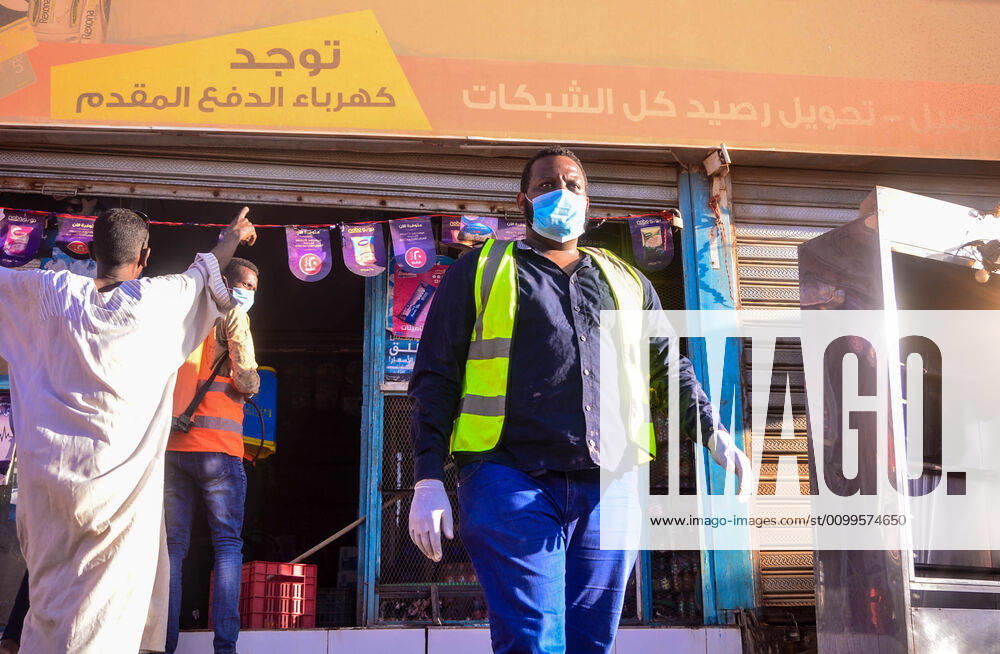 Sudanese spray disinfectant as a preventive measure amid fears of the spread of the coronavirus disease (COVID-19) in Khartoum, Sudan, on April 21, 2020 Khartoum Sudan - ZUMAap3_ 20200421_zaf_ap3_125