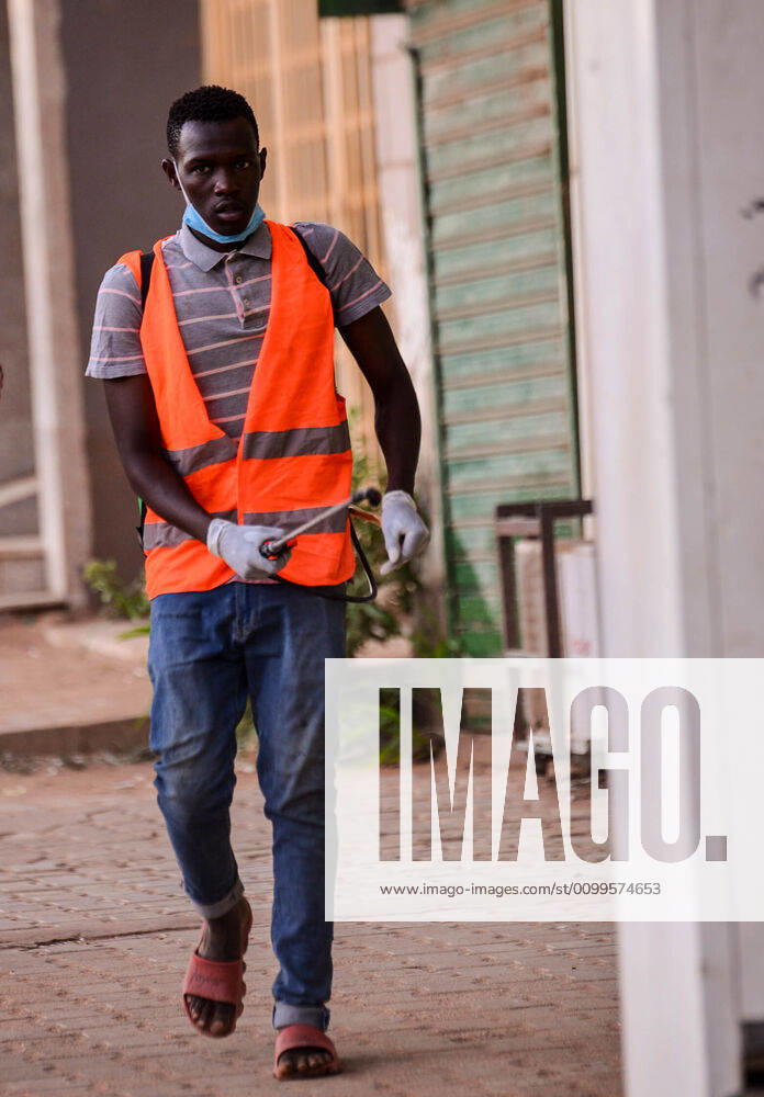 Sudanese spray disinfectant as a preventive measure amid fears of the spread of the coronavirus disease (COVID-19) in Khartoum, Sudan, on April 21, 2020 Khartoum Sudan - ZUMAap3_ 20200421_zaf_ap3_127