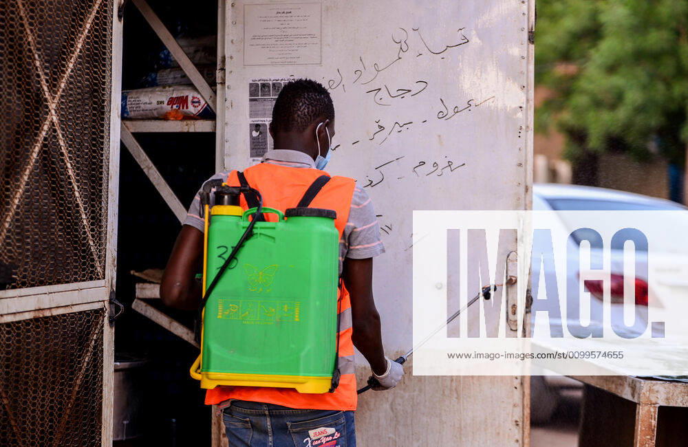 Sudanese spray disinfectant as a preventive measure amid fears of the spread of the coronavirus disease (COVID-19) in Khartoum, Sudan, on April 21, 2020 Khartoum Sudan - ZUMAap3_ 20200421_zaf_ap3_128