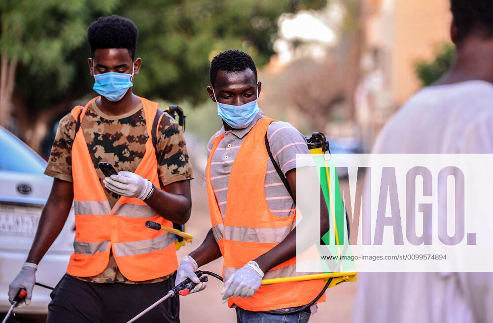Sudanese spray disinfectant as a preventive measure amid fears of the spread of the coronavirus disease (COVID-19) in Khartoum, Sudan, on April 21, 2020 Khartoum Sudan - ZUMAap3_ 20200421_zaf_ap3_136