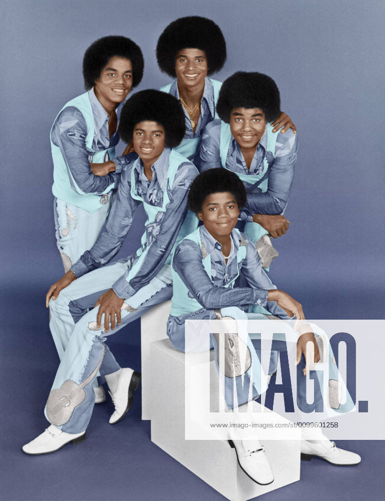 THE JACKSONS, (back row, from left): Marlon Jackson, Jackie Jackson, (middle): Michael Jackson, Tito Jackson, (front): Randy Jackson, (Season 1, 1976), 1976-77 Courtesy Everett Collection !ACHTUNG AUFNAHMEDATUM GESCHÄTZT! PUBLICATIONXNOTxINxCANxCHNxFRAxITAxJPNxNORxPOLxRUSxESPxUKxUSA