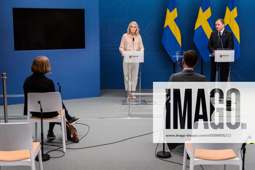 Lena Hallengren, Minister for Health and Social Affairs, and Stefan Löfven, Prime Minister of Sweden, during a press conference with the government of Sweden regarding the coronavirus, Covid 19, on April 22, 2020 in Stockholm Photo Maxim Thorà BILDBYRAN kod MT bbeng presskonferens regeringen politik corona virus coronaviruset covid 19 press conference public events coronavirus,