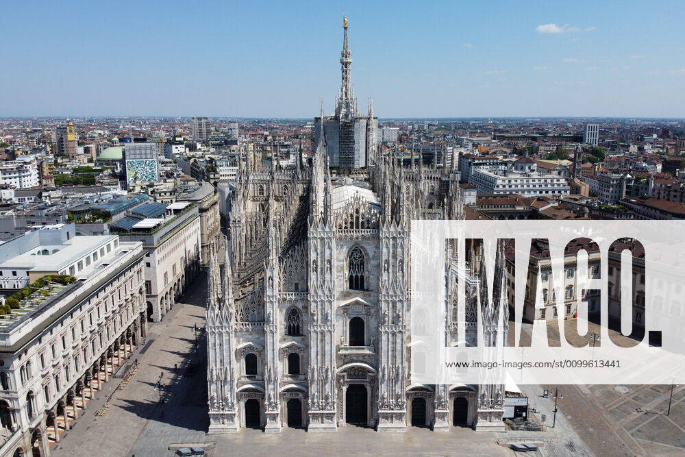 Italy, MilanTown, Milano Cittˆ, during restrictions due to the Coronavirus Covid-19, Piazza Duomo square, skyline, landscape