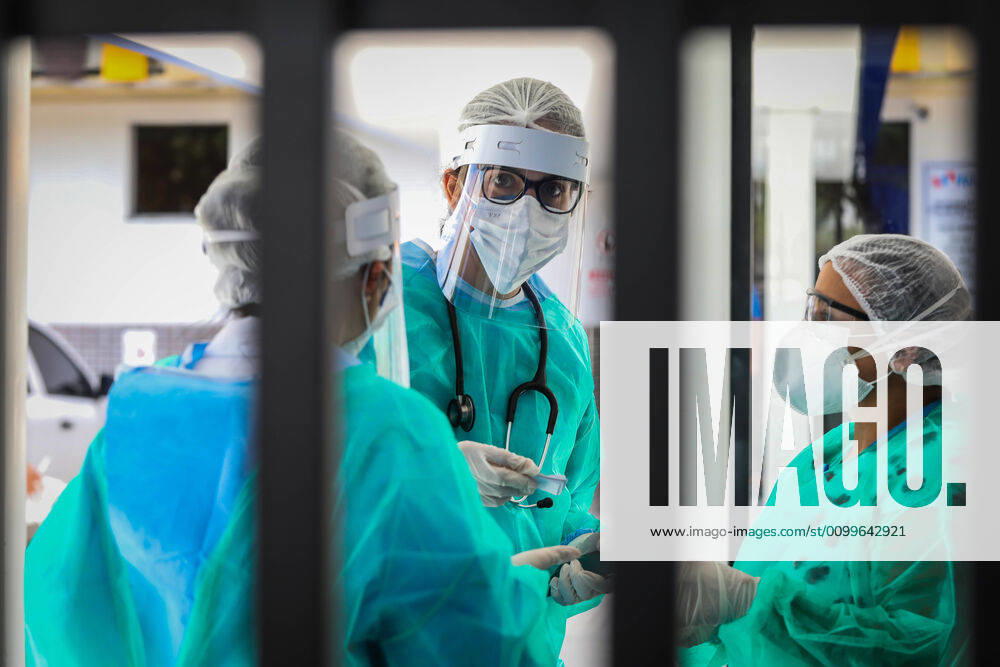 BELÉM, PA - 22.04.2020: CORONAVÍRUS EM BELÉM - Pará reaches 1,195 cases and has 90% of the ICU beds occupied for treatment of Covid-19 this Wednesday (22). State has 580 beds available. Government awaits the arrival of respirators from China to install an additional 400 beds. In the photo, Policlínica de Belém returns to work and has already served 380 people, agglomerations and queues marked the second day of the unit& 39;sp;quot;uot;open doors" serv (e. x1906518x FilipexBispo