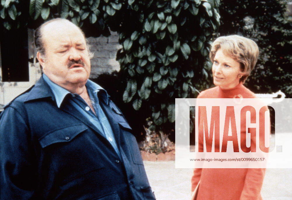 CANNON, (from left): William Conrad, Vera Miles, Fall Guy , (Season 5, aired Nov. 5, 1975), 1971-76. Courtesy Everett Collection !ACHTUNG AUFNAHMEDATUM GESCHÃ„TZT! PUBLICATIONXNOTxINxCANxCHNxFRAxITAxJPNxNORxPOLxRUSxESPxUKxUSA