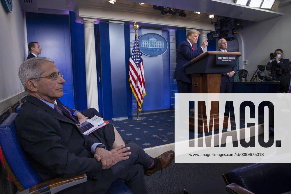 President Donald J. Trump (C) speaks as the Coronavirus Task Force delivers remarks on the COVID-19 pandemic in the James S. Brady Press Briefing Room of the White House in Washington, DC, USA, 22 April 2020. WAX20200422906 MICHAELxREYNOLDS