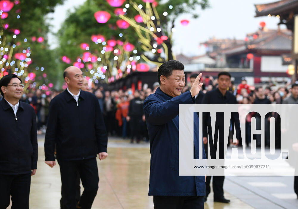 (200423) -- XI AN, April 23, 2020 -- Chinese President Xi Jinping, also general secretary of the Communist Party of China Central Committee and chairman of the Central Military Commission, visits a commercial street in Xi an, capital of northwest China s Shaanxi Province, April 22, 2020. Xi on Wednesday inspected the city of Xi an during his trip to northwest China s Shaanxi Province. ) CHINA-SHAANXI-XI AN-XI JINPING-INSPECTION (CN) XiexHuanchi