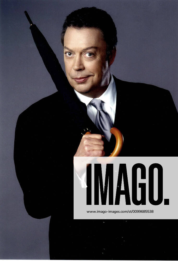 FAMILY AFFAIR, Tim Curry, 2002-03, The WB courtesy Everett Collection Warner Bros Courtesy Everett Collection !ACHTUNG AUFNAHMEDATUM GESCHÄTZT! PUBLICATIONXNOTxINxCANxCHNxFRAxITAxJPNxNORxPOLxRUSxESPxUKxUSA