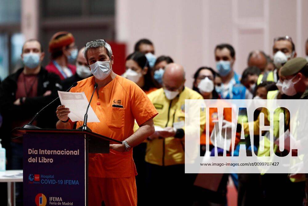 Health workers, soldiers and other workers at Ifema COVID-19 temporal hospital wait to read a passage from Don Quixote on occasion of World Book Day in Madrid, Spain, 23 April 2020. Reading of Don Quixote on World Book Day !ACHTUNG: NUR REDAKTIONELLE NUTZUNG!