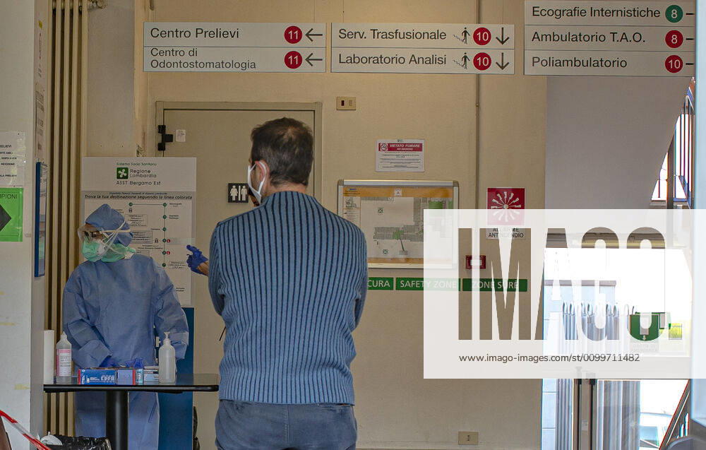 Bergamo Coronavirus - serological tests on citizenship at the Pesenti-Fenaroli Hospital in Alzano Lombardo now underway (Foto Sergio Agazzi Fotogramma, Bergamo - 2020-04-23) p.s. la foto e utilizzabile nel rispetto del contesto in cui e stata scattata, e senza intento diffamatorio del decoro delle persone rappresentate