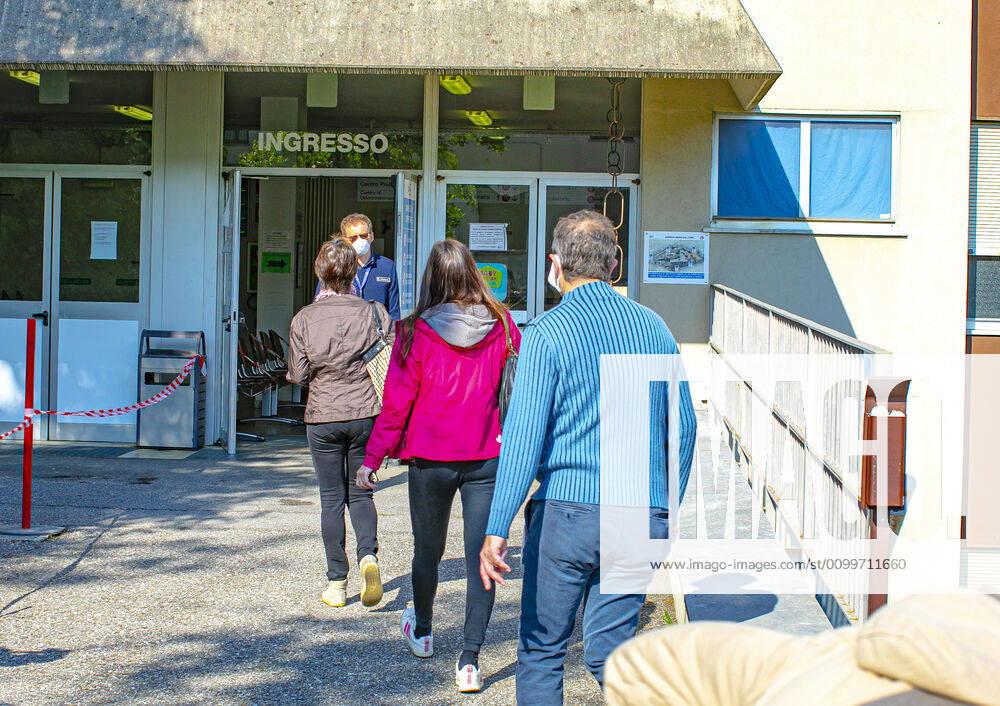 Bergamo Coronavirus - serological tests on citizenship at the Pesenti-Fenaroli Hospital in Alzano Lombardo now underway (Foto Sergio Agazzi Fotogramma, Bergamo - 2020-04-23) p.s. la foto e utilizzabile nel rispetto del contesto in cui e stata scattata, e senza intento diffamatorio del decoro delle persone rappresentate