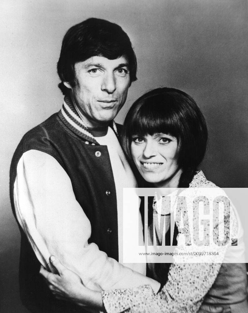 MARY HARTMAN MARY HARTMAN, Greg Mullavey, Louise Lasser, 1976-1978 Courtesy Everett Collection !ACHTUNG AUFNAHMEDATUM GESCHÃ„TZT! PUBLICATIONXNOTxINxCANxCHNxFRAxITAxJPNxNORxPOLxRUSxESPxUKxUSA