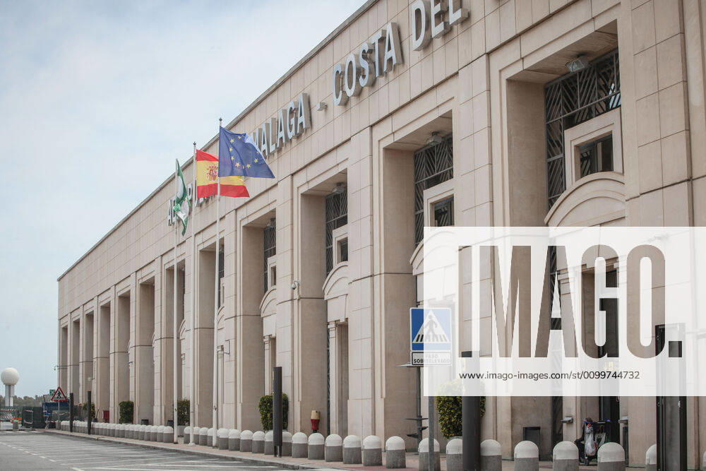 23 April 2020 (Malaga) The state of alarm decreed by the government of Spain has enabled Malaga airport to have a desolate empty landscape and desert of travelers and tourists due to the crisis of the coronavirus - ZUMAc161 20200423_zap_c161_009