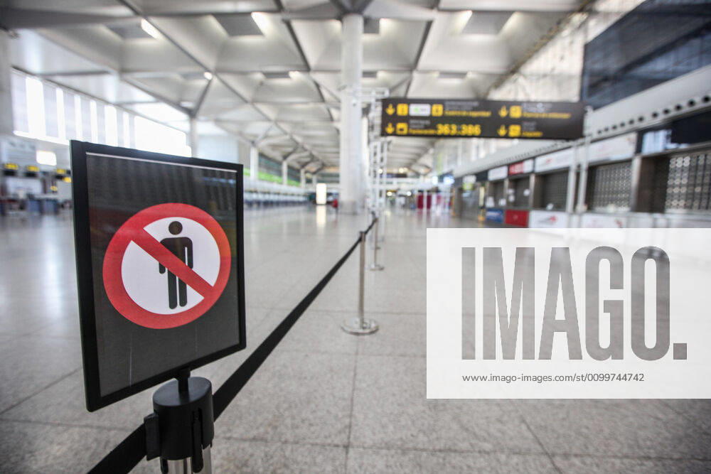 23 April 2020 (Malaga) The state of alarm decreed by the government of Spain has enabled Malaga airport to have a desolate empty landscape and desert of travelers and tourists due to the crisis of the coronavirus - ZUMAc161 20200423_zap_c161_012