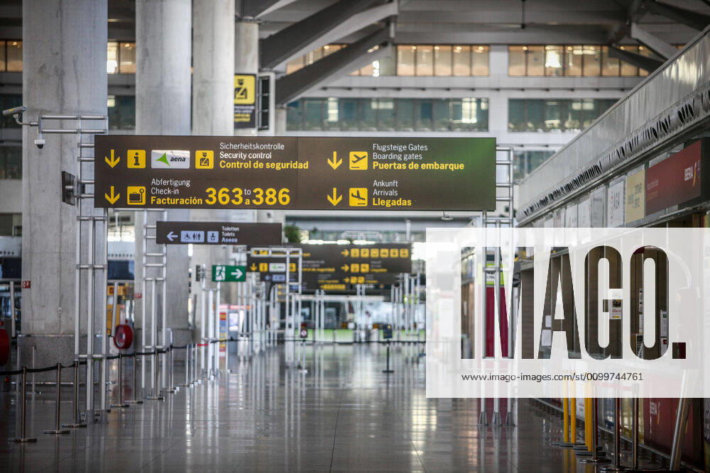 23 April 2020 (Malaga) The state of alarm decreed by the government of Spain has enabled Malaga airport to have a desolate empty landscape and desert of travelers and tourists due to the crisis of the coronavirus - ZUMAc161 20200423_zap_c161_018