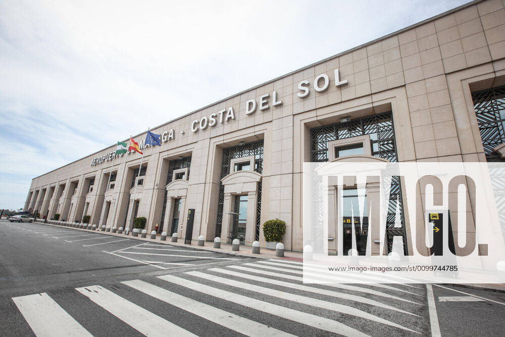 23 April 2020 (Malaga) The state of alarm decreed by the government of Spain has enabled Malaga airport to have a desolate empty landscape and desert of travelers and tourists due to the crisis of the coronavirus - ZUMAc161 20200423_zap_c161_025